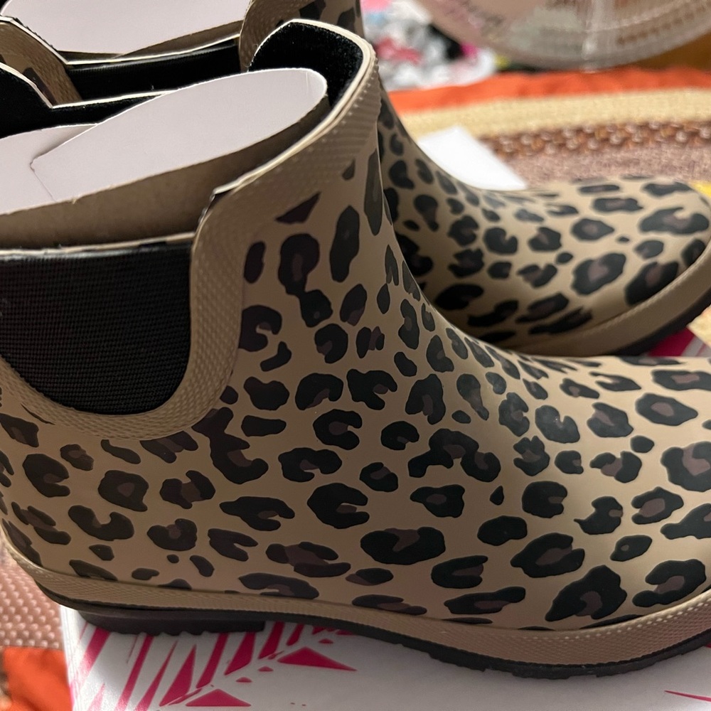 Brand New Corky Leopard Print Rain Boots Size 8 B   $40.00